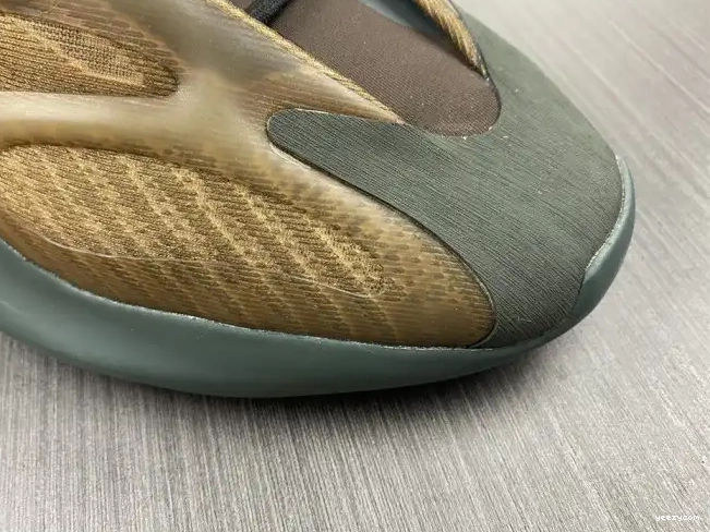 GY4109 Adidas Boost Yeezy V3 Copfade 700 0607